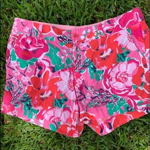 Lilly Pulitzer floral shorts 14